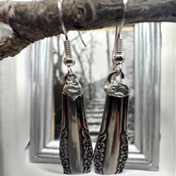 Artisan Crafted Spoon Earrings by Wm A Rogers Deluxe Oneida Collection 925 Hooks - Picture 10 of 11